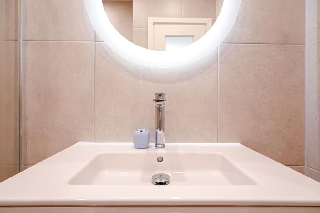 Syntagma Square, 60Sqm Dream Suite เอเธนส์ ภายนอก รูปภาพ